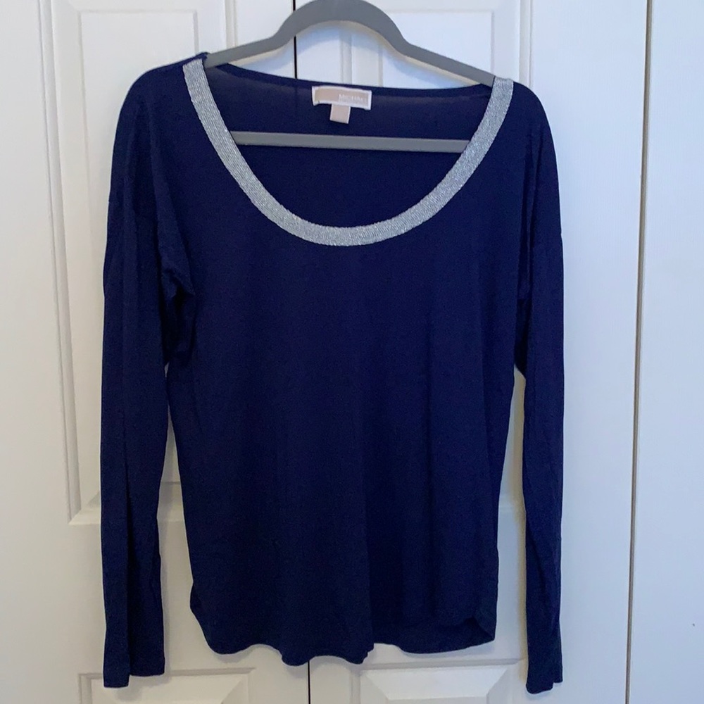 Long sleeved blue tee, silver detail